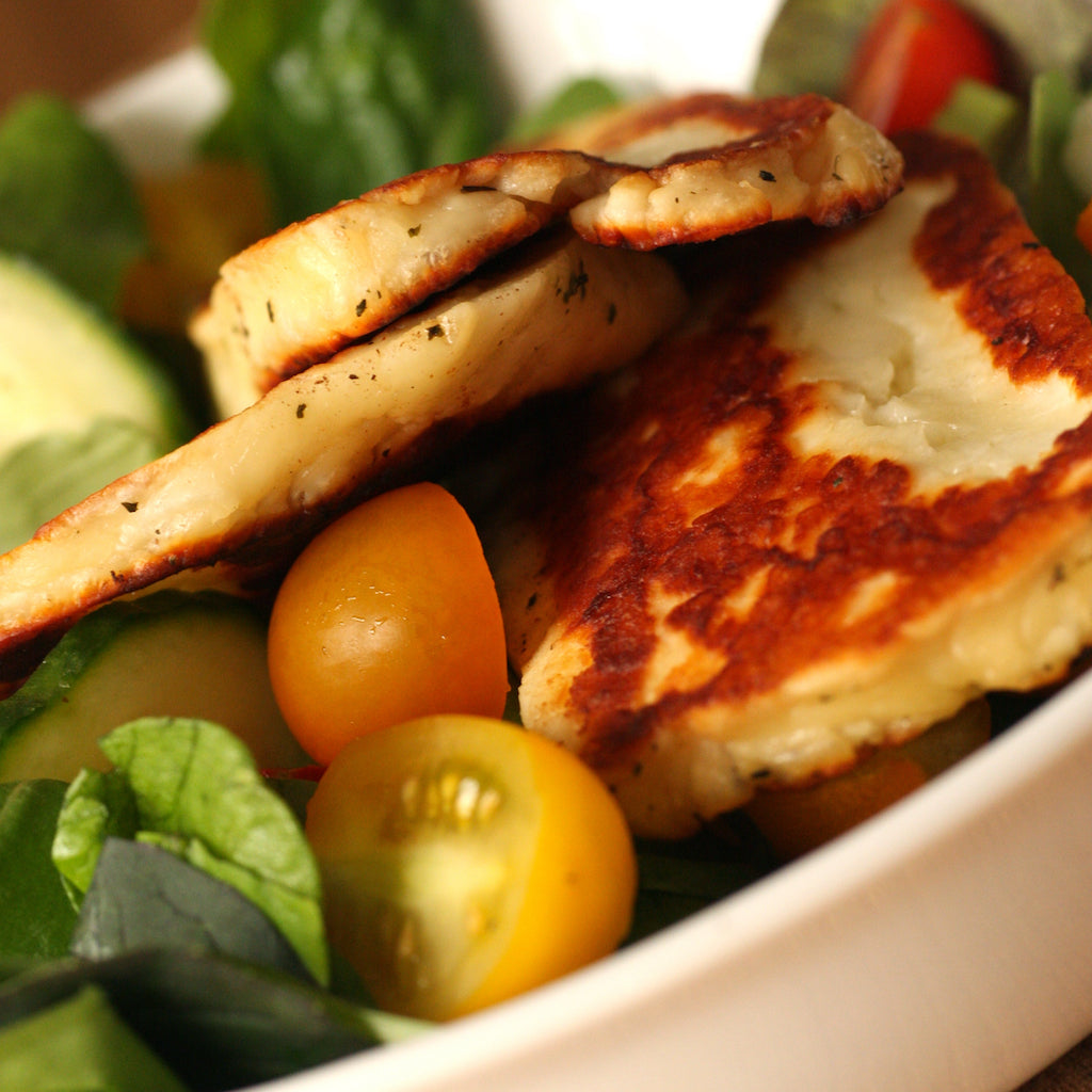 Smoked halloumi cheese with lettuce, cucumber and tomatoes
