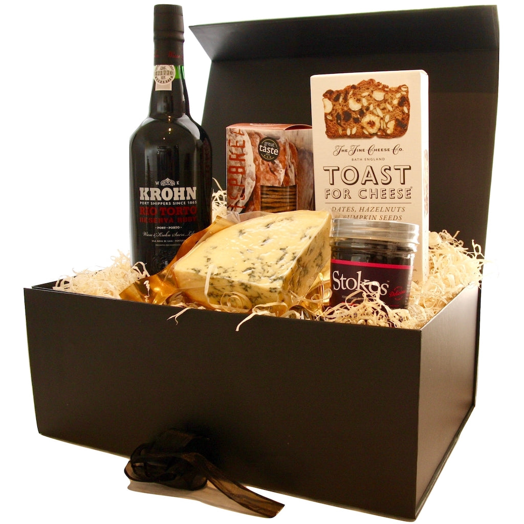 The Artisan Smokehouse's Port and Smoked Stilton Hamper containing port, Stilton, crackers and chutney